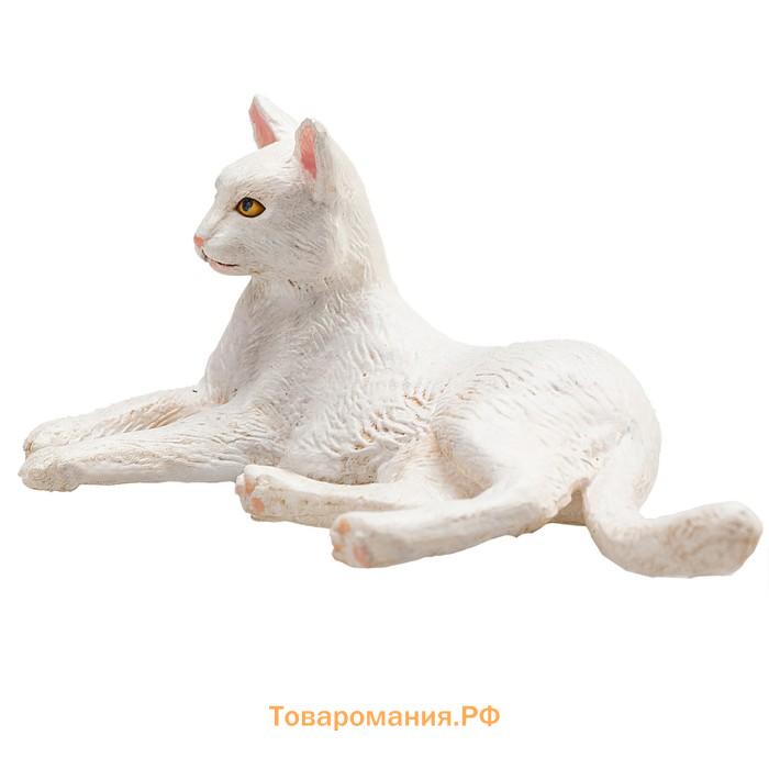 Фигурка Konik «Кошка, белая (лежащая)»