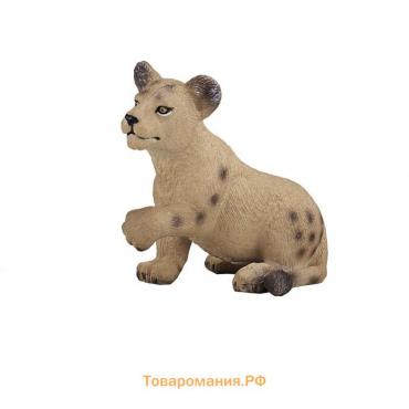 Фигурка Konik «Львёнок (играющий)»